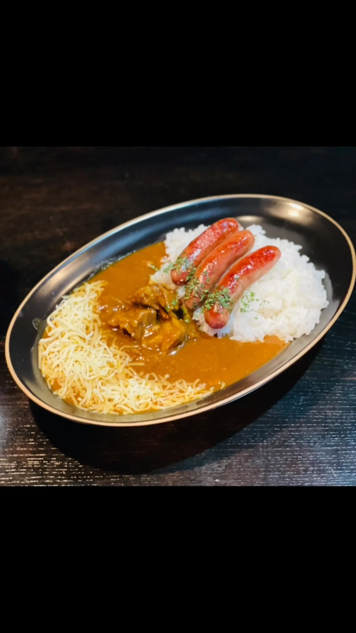 本日もお客様に特別なカレー体験をお届けいたします！長時間じっ...