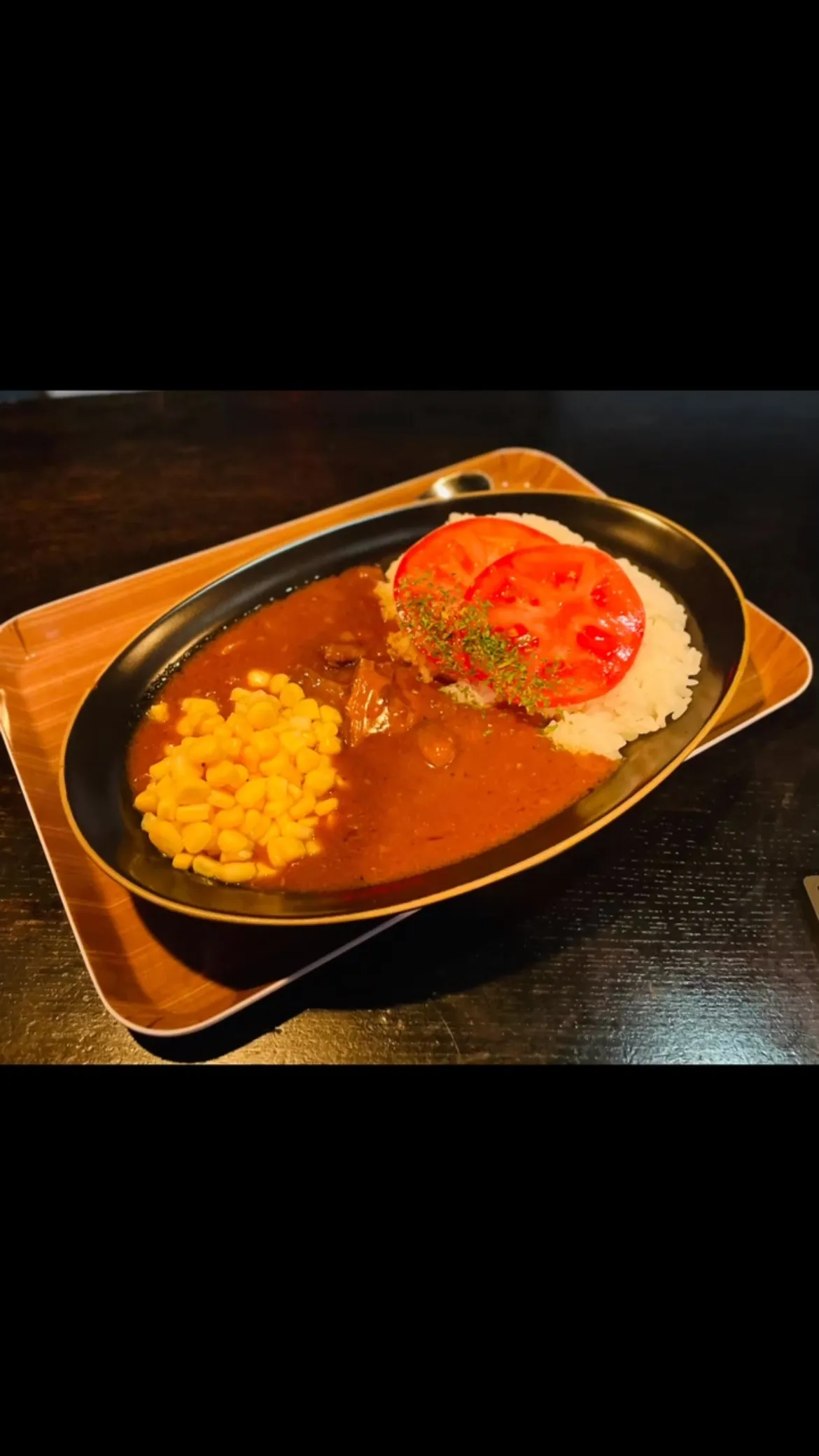 六本木駅のすぐ近くにあるカレー屋さん！